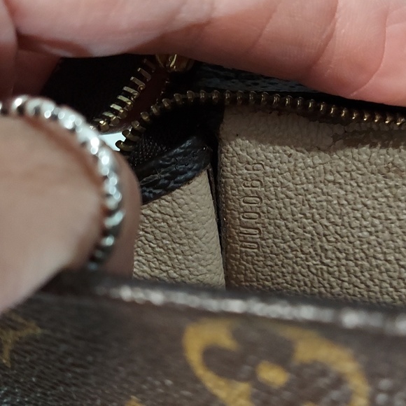 Louis Vuitton Discontinued Monogram Toiletry Pouch 15 Poche Toilette - Picture 9 of 13